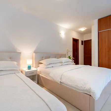 Apartment Maslina *